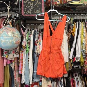 Free People Orange Back on Trek shortsie EUC